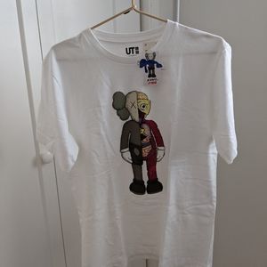 KAWS x Uniqlo T-Shirt